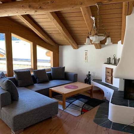 Ferienwohnung Jalet Tschierv エクステリア 写真