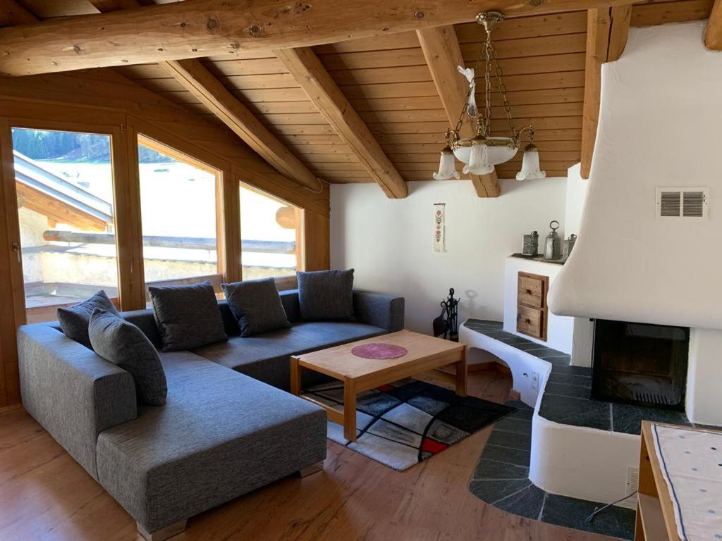 Ferienwohnung Jalet Tschierv エクステリア 写真
