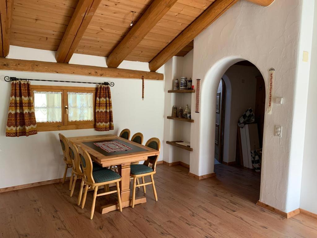 Ferienwohnung Jalet Tschierv エクステリア 写真