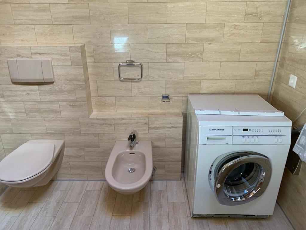 Ferienwohnung Jalet Tschierv エクステリア 写真